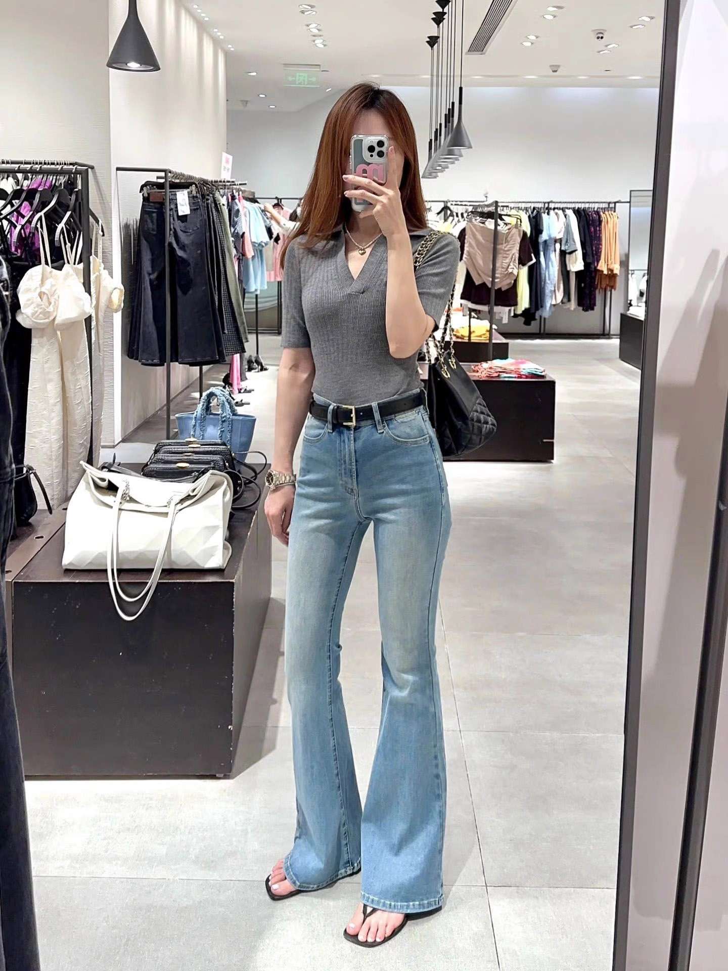https://fulmo-img-server.com/denimn/2f8c6b597f6b4affb89b38e8655ba72c.jpg