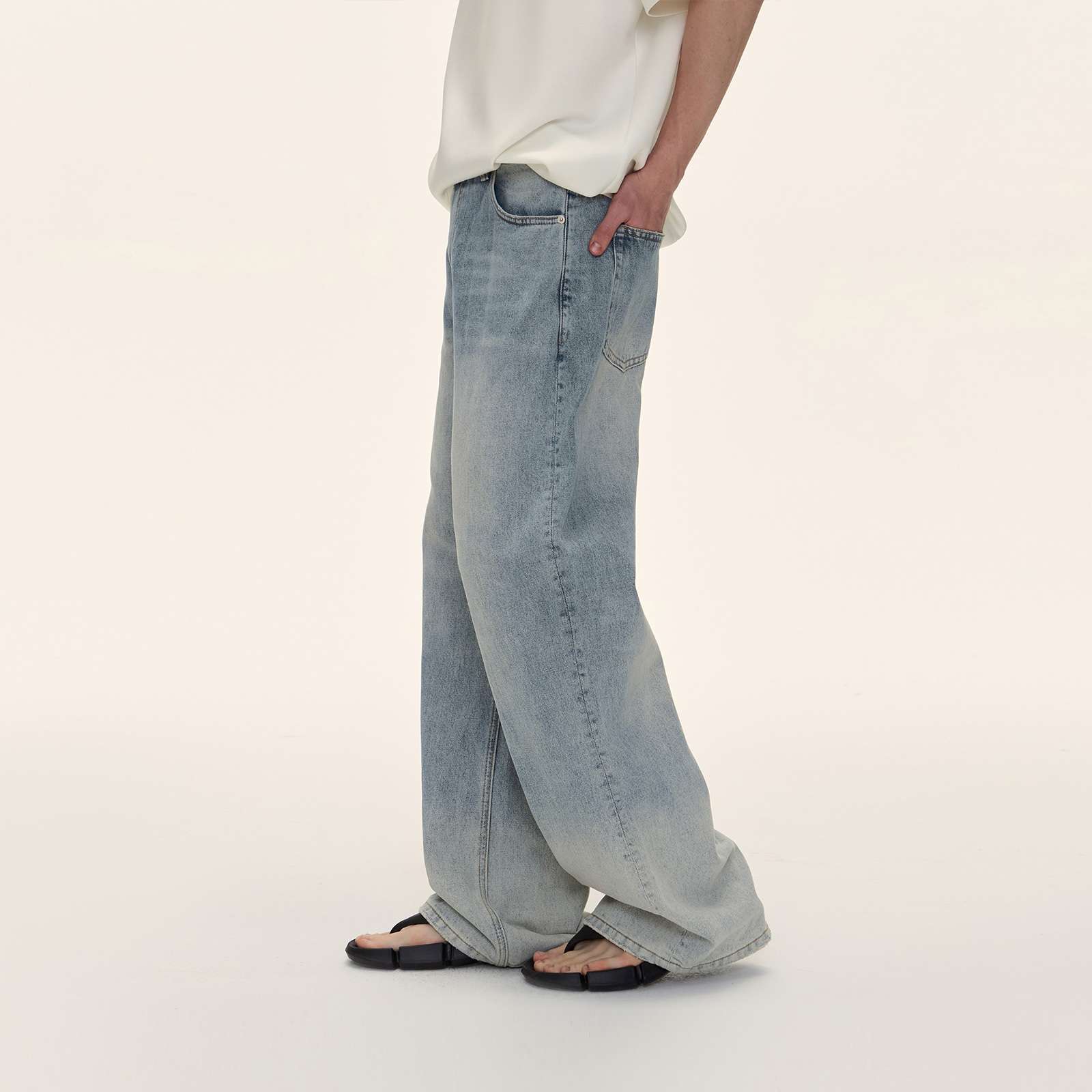 https://fulmo-img-server.com/denimn/47e0c666f4a24714ae0f0e221f76c45a.jpg