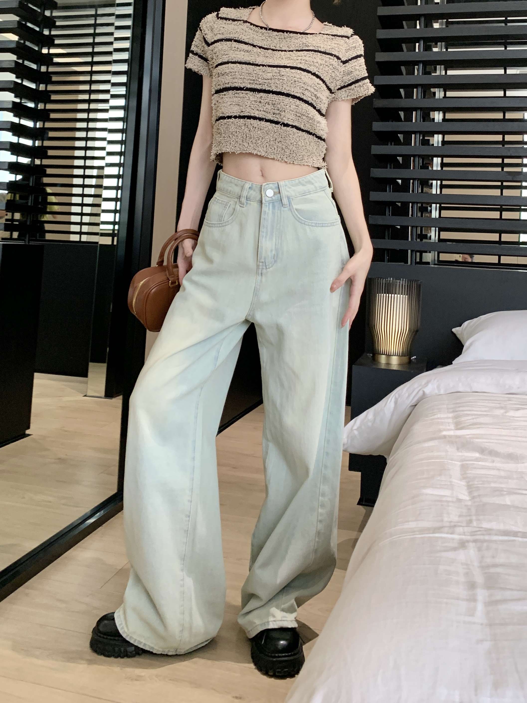 https://fulmo-img-server.com/denimn/6d34bb8e1f8542d78772c9a60ef27892.jpg