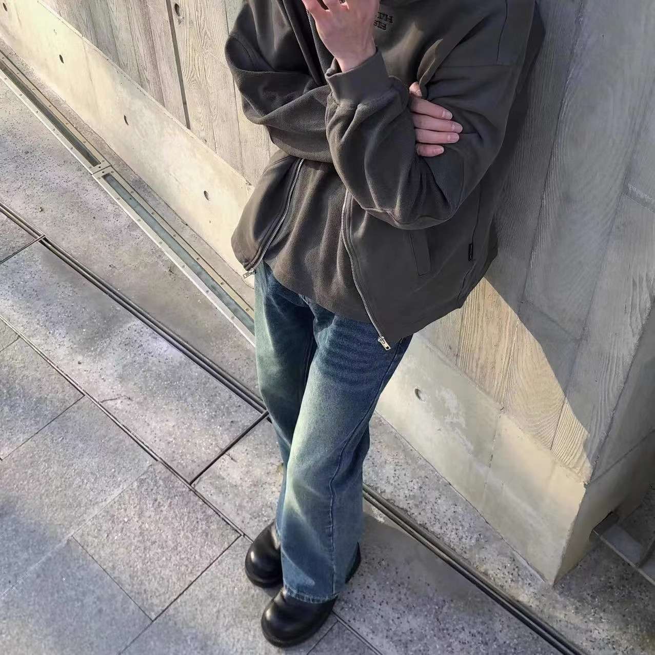 https://fulmo-img-server.com/denimn/97d25fef1b9b400593be7bcff43e555a.jpg