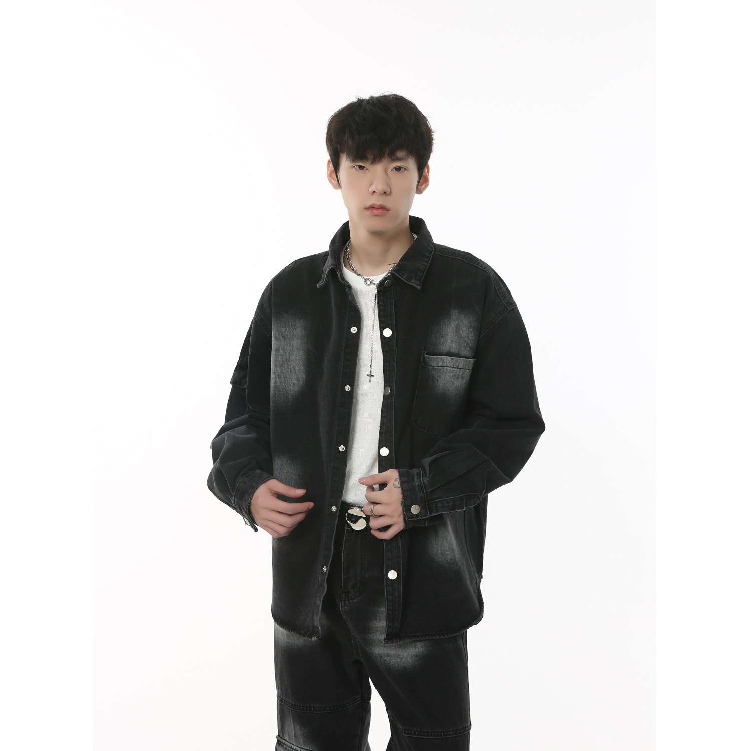https://fulmo-img-server.com/denimn/ad160a75510a4fdda2cac9dba323da70.jpg