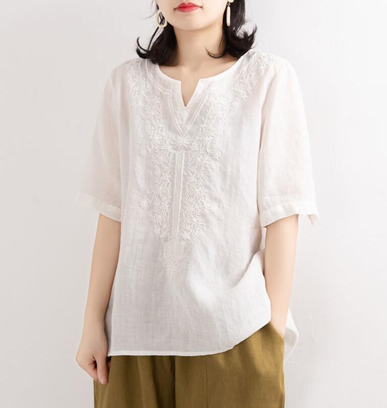 刺繍入り半袖トップス