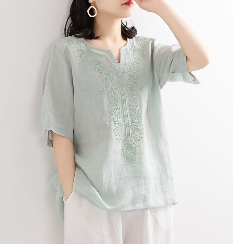 刺繍入り半袖トップス