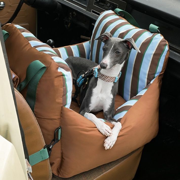 犬ベッド 車載座席固定式背もたれ付き愛犬用移動寝床