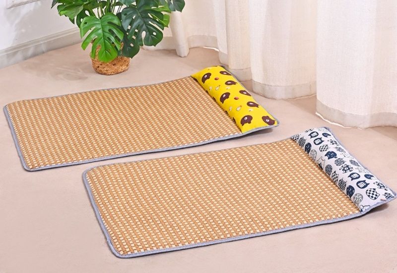 籐編み冷感ひんやり枕付き犬用マット