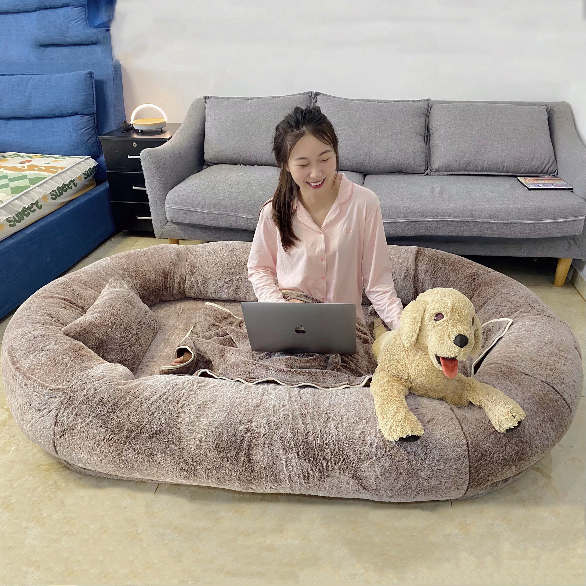 https://fulmo-img-server.com/dog-bed-lab/20674210-b6fe-4bfd-ba02-ba405d141bce.jpg