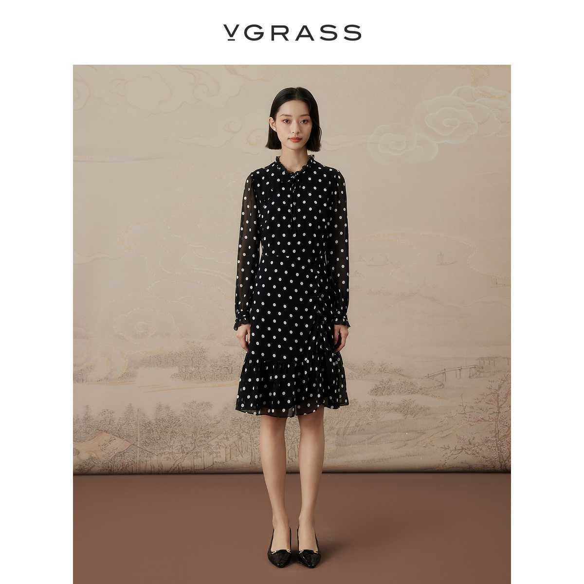 ドットコーデ 水玉模様のひらひらフリルワンピース