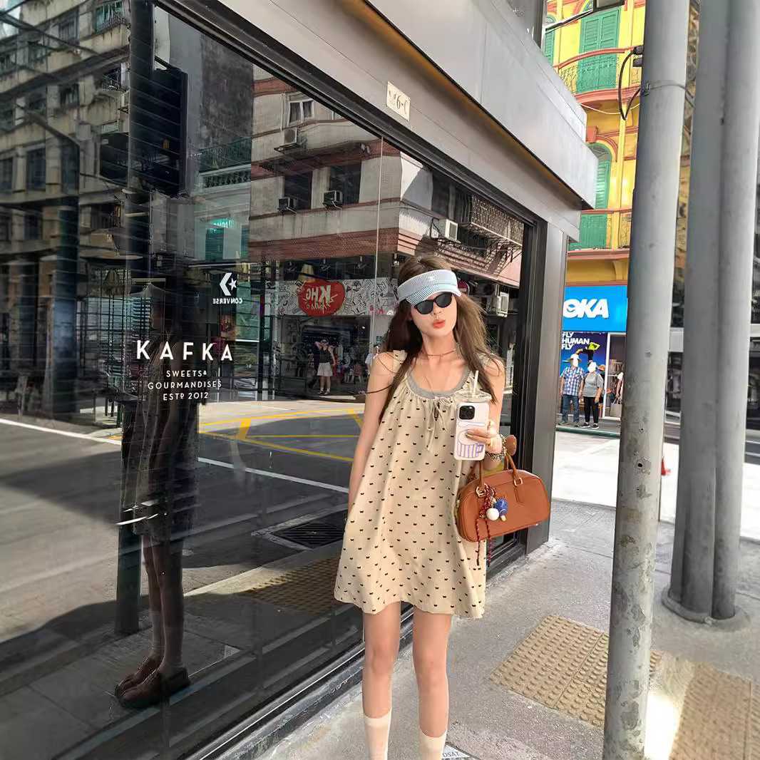 ドットコーデ 小さな模様のゆったりキャミワンピース