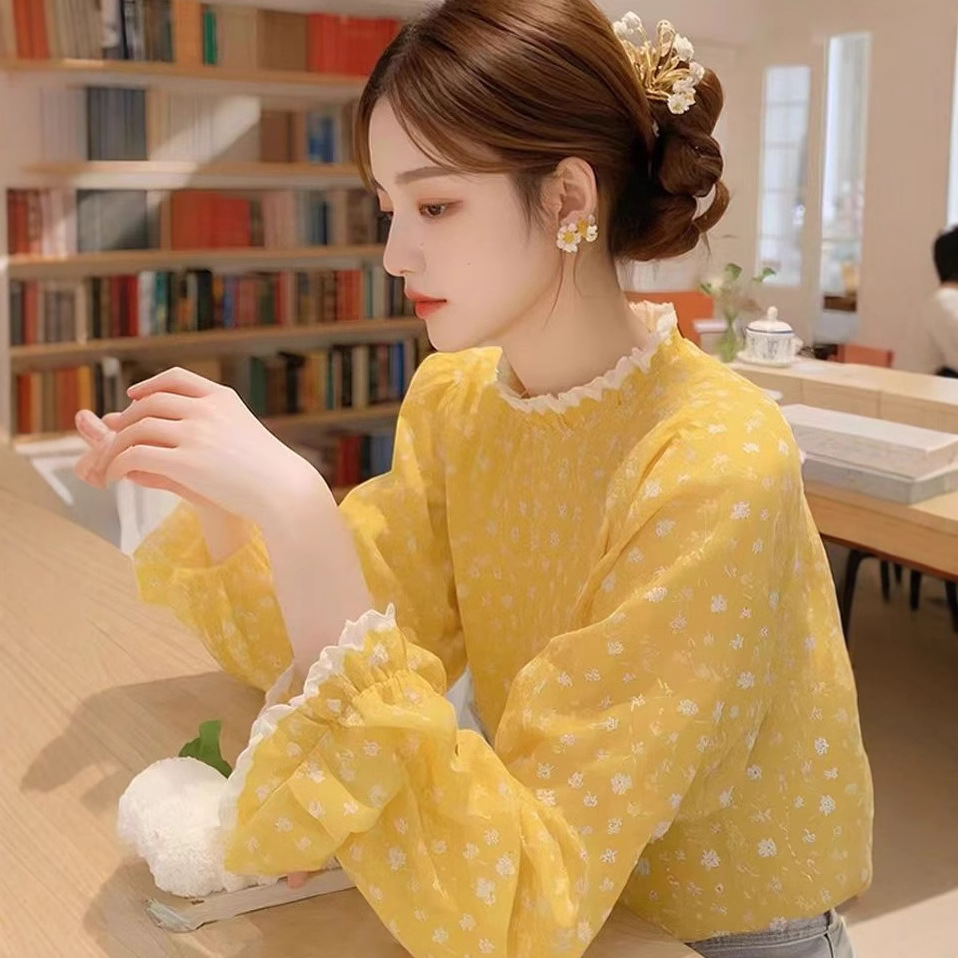 ドットコーデ 花模様シアーブラウス