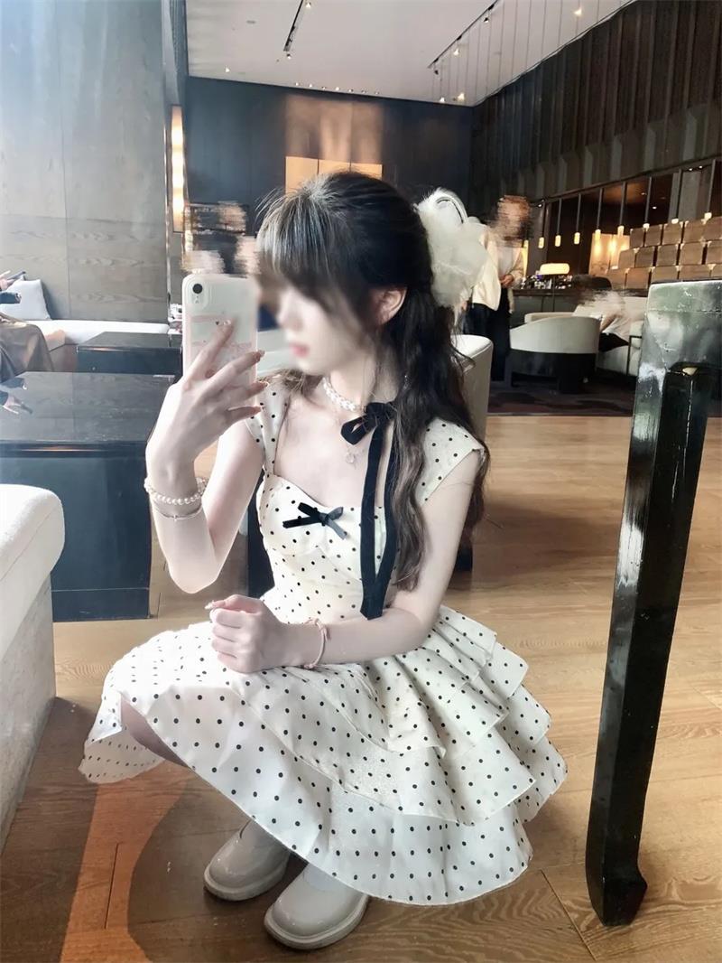 https://fulmo-img-server.com/dot-style/815104d3-8575-4047-831f-1c850a52deaf.jpg