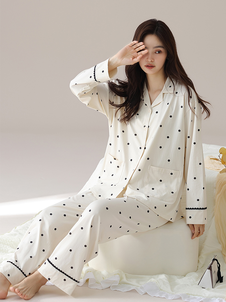 https://fulmo-img-server.com/dot-style/8ba174e8-f176-4707-be6d-db5c8e8e8579.jpg