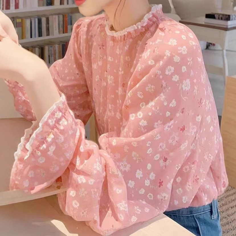 ドットコーデ 花模様シアーブラウス