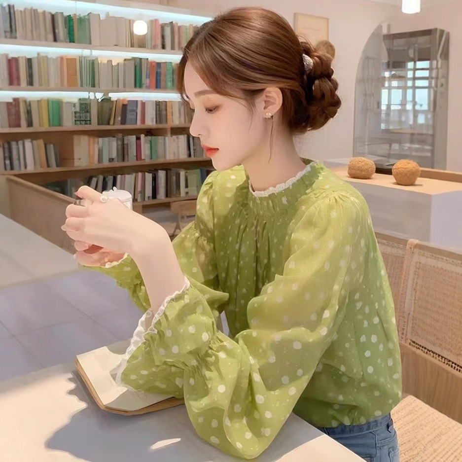 ドットコーデ 花模様シアーブラウス