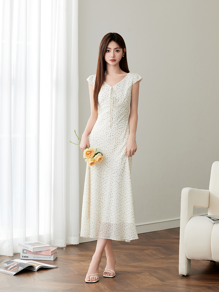 https://fulmo-img-server.com/dot-style/d6df8472-2da7-4b3c-a48b-e1de8121ad67.jpg