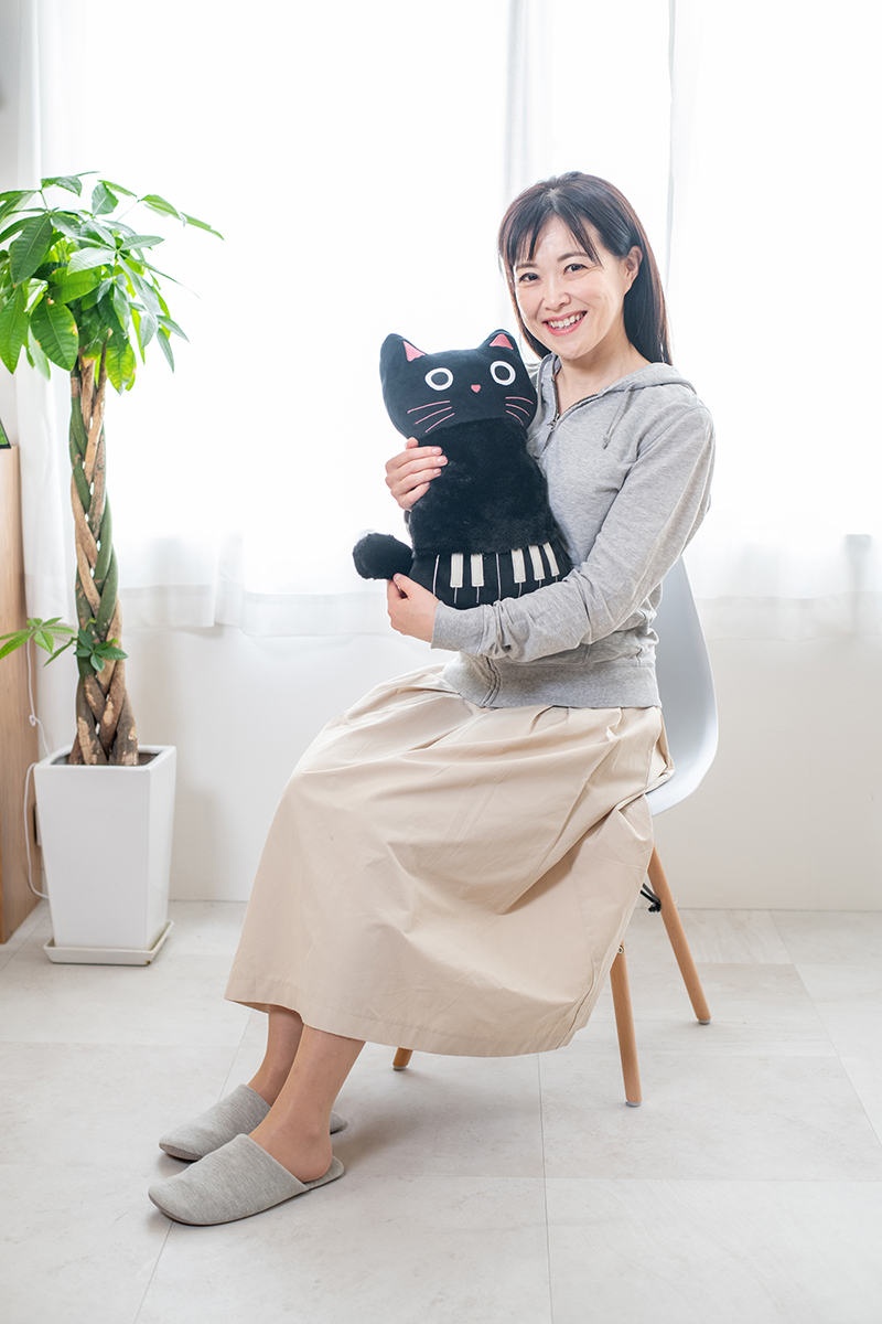 抱き枕大きいふわもち黒猫