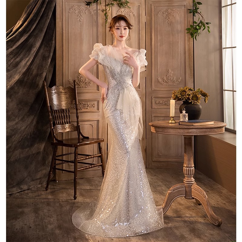 https://fulmo-img-server.com/dresscode-dresscode/00cb60ba-6ea0-4725-97a7-565ceb7205d2.jpg