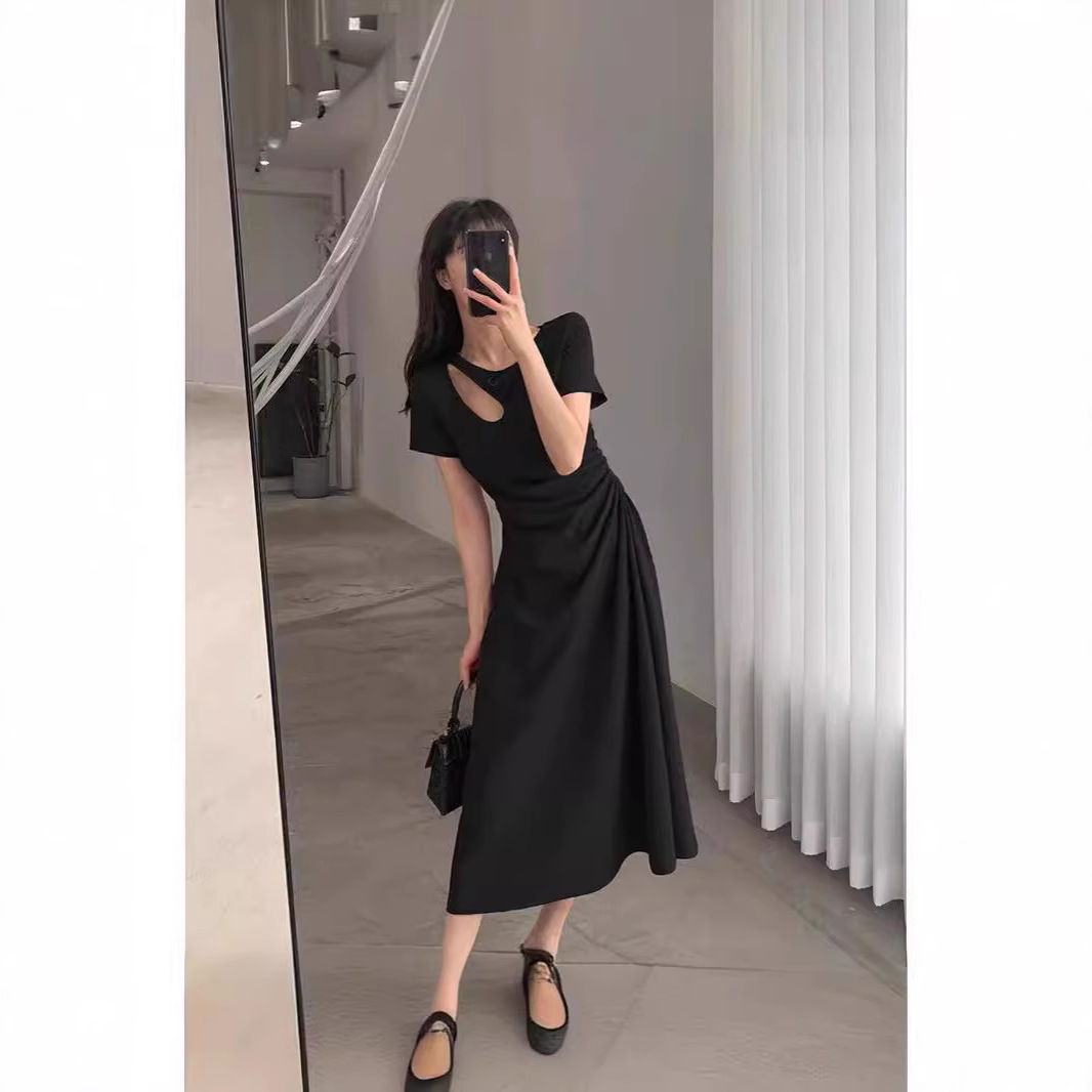 https://fulmo-img-server.com/dresscode-dresscode/0530dafd-1328-41bb-8d8b-d95380adc1e2.jpg