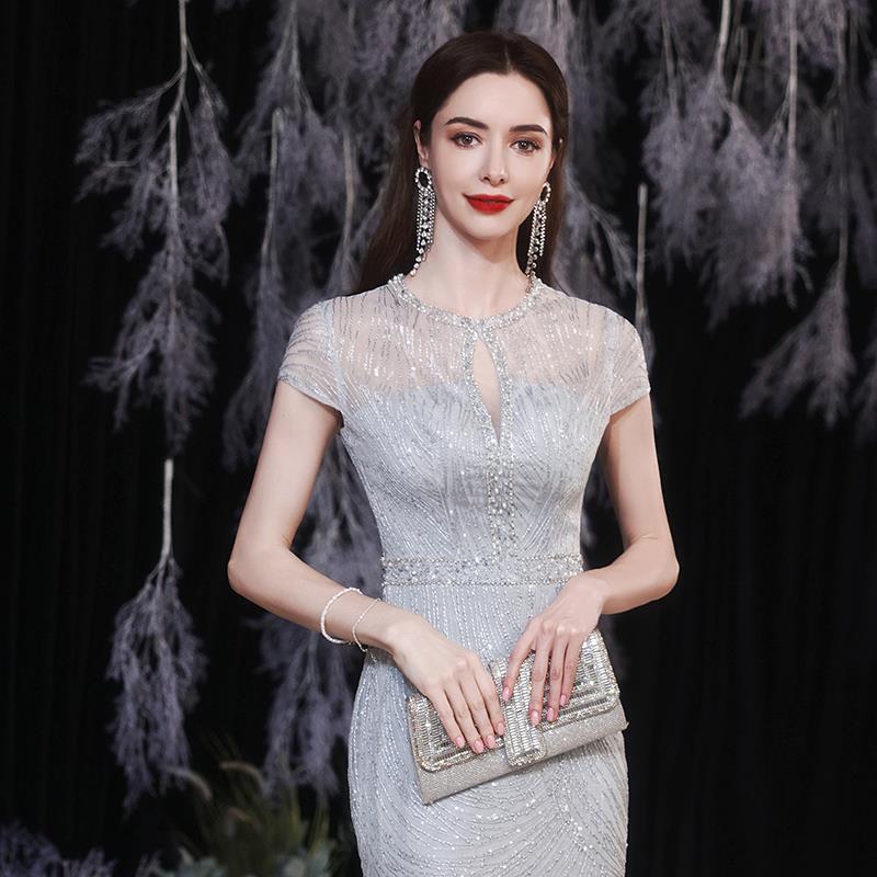 https://fulmo-img-server.com/dresscode-dresscode/05967e3a-bcb0-4e01-8cf6-7ff3b859e597.jpg