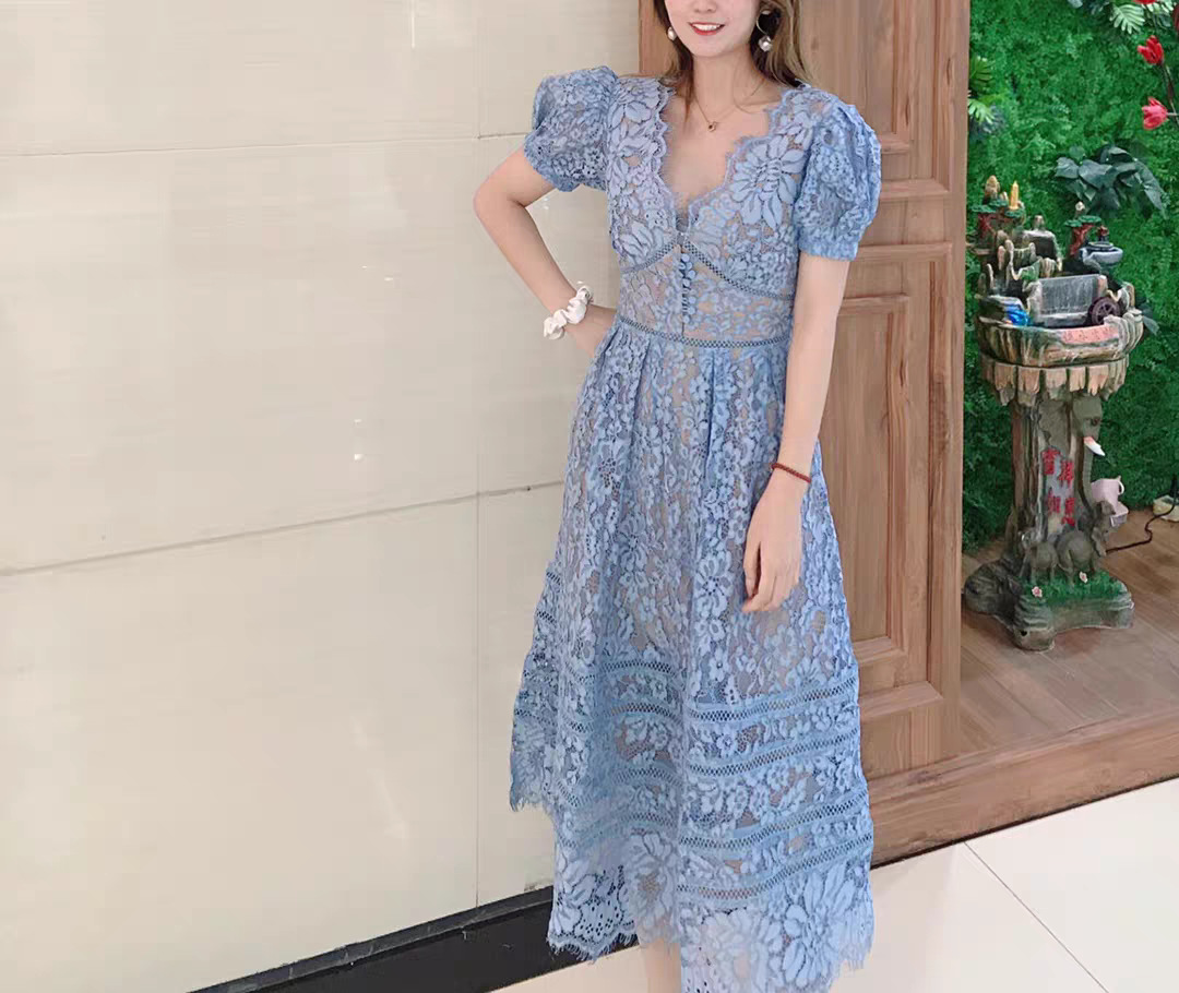 https://fulmo-img-server.com/dresscode-dresscode/0708fe5b-a6f5-4a8b-8f5a-8a5b5b1d4637.jpg