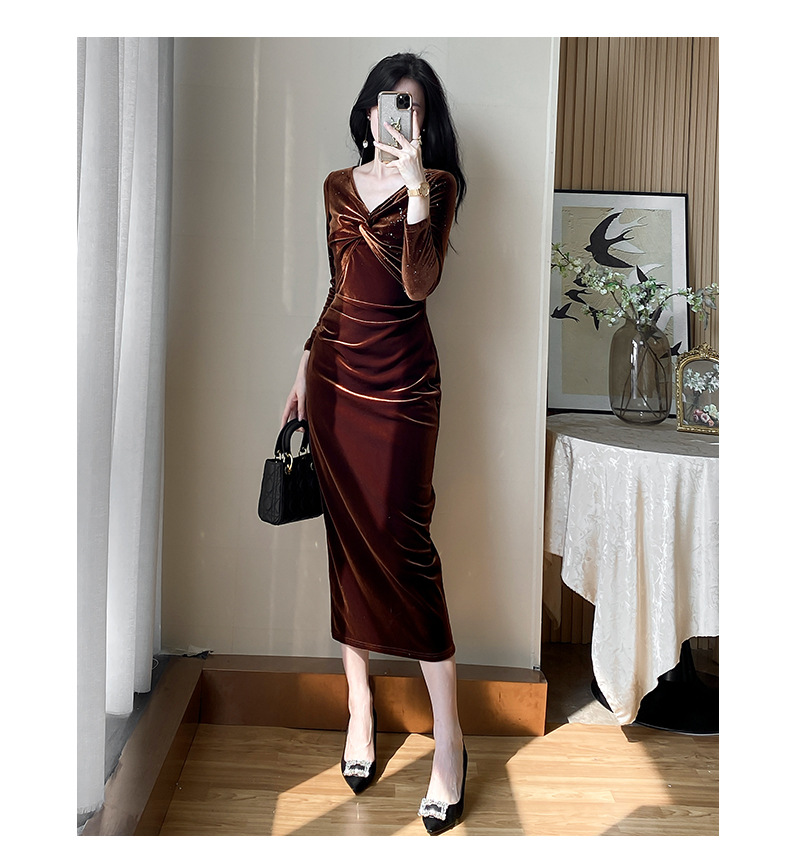 https://fulmo-img-server.com/dresscode-dresscode/082925a3-d465-4b8f-ac14-1f92c4ba1921.jpg