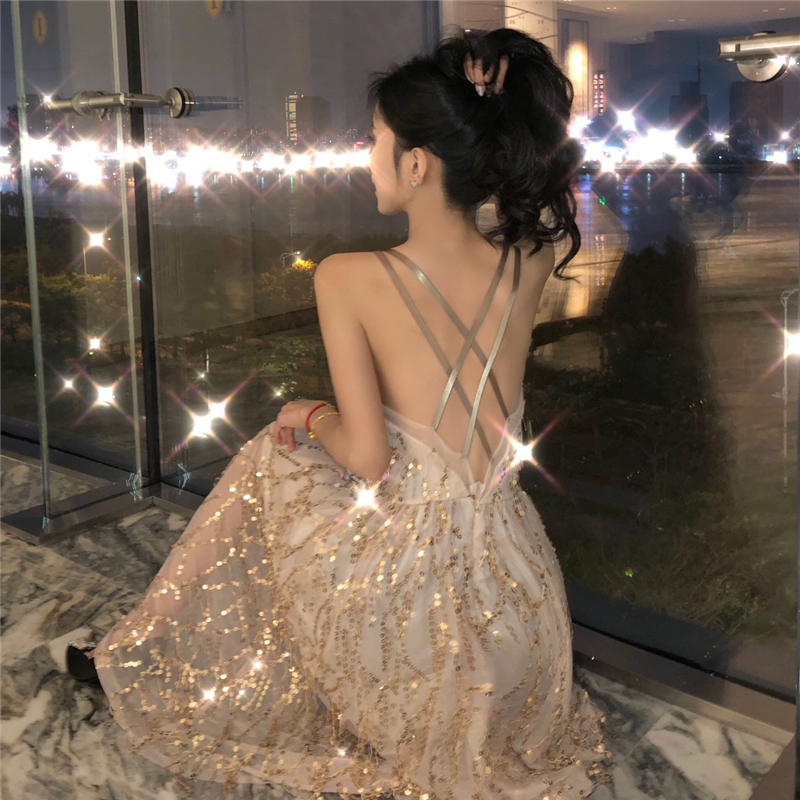 https://fulmo-img-server.com/dresscode-dresscode/089b9978-5685-4b1d-bb66-cd5969d1243e.jpg