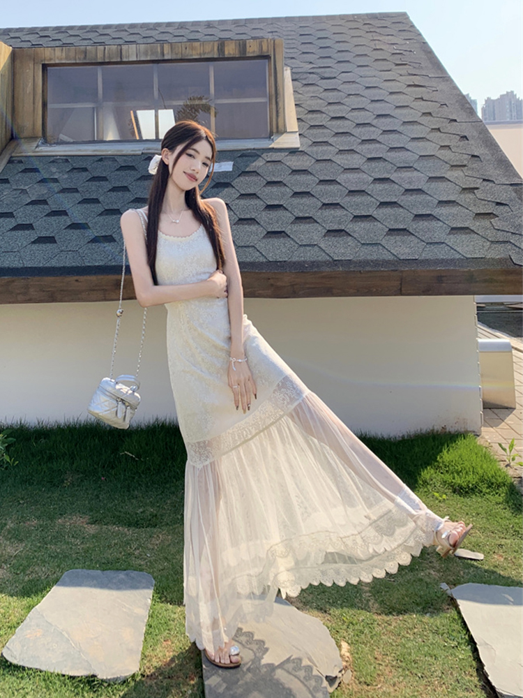 https://fulmo-img-server.com/dresscode-dresscode/0909107b-de80-4ffc-88bf-907073f7d837.jpg