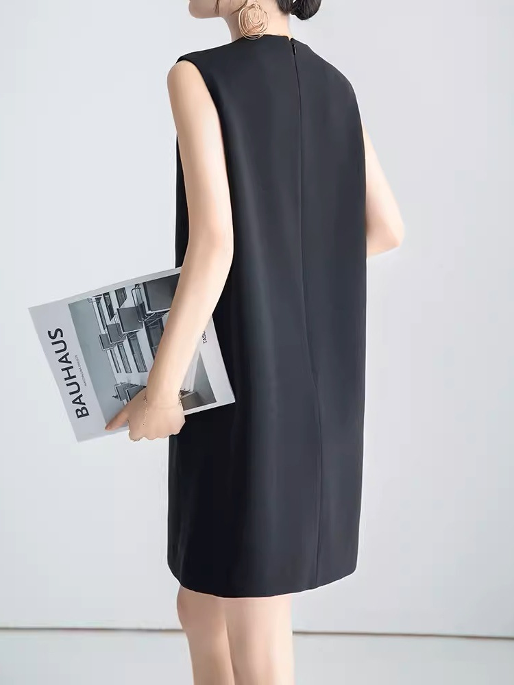 https://fulmo-img-server.com/dresscode-dresscode/0b86e085-dff8-422c-9054-e9d05608eae2.jpg