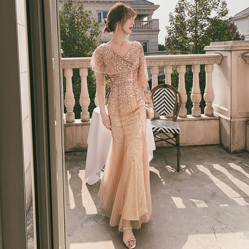 https://fulmo-img-server.com/dresscode-dresscode/0bc8d6fb-6f3a-436b-97fa-2a6e1c90a606.jpg