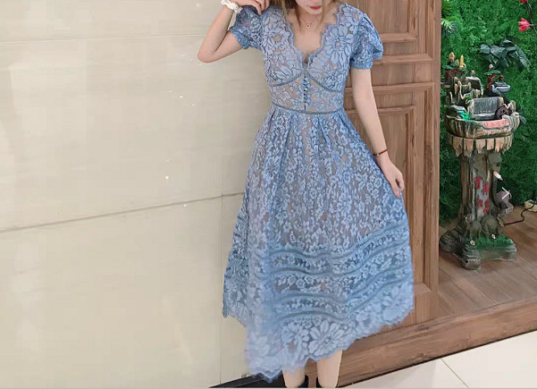 https://fulmo-img-server.com/dresscode-dresscode/0c218f94-2b4a-4329-8709-9e34f19afb60.jpg