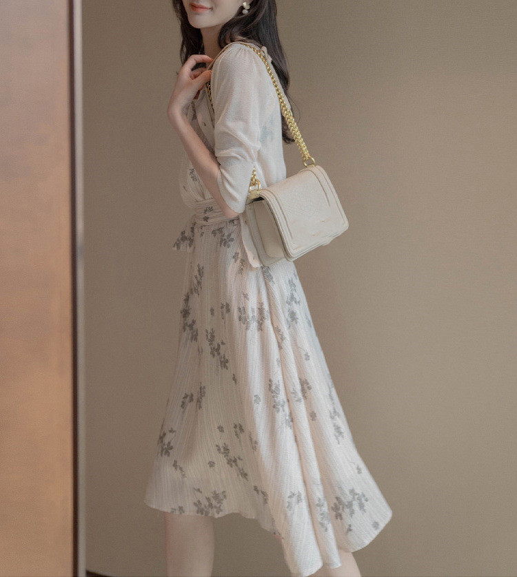 https://fulmo-img-server.com/dresscode-dresscode/0e9ac80b-95a9-4594-9966-f125b0211f92.jpg