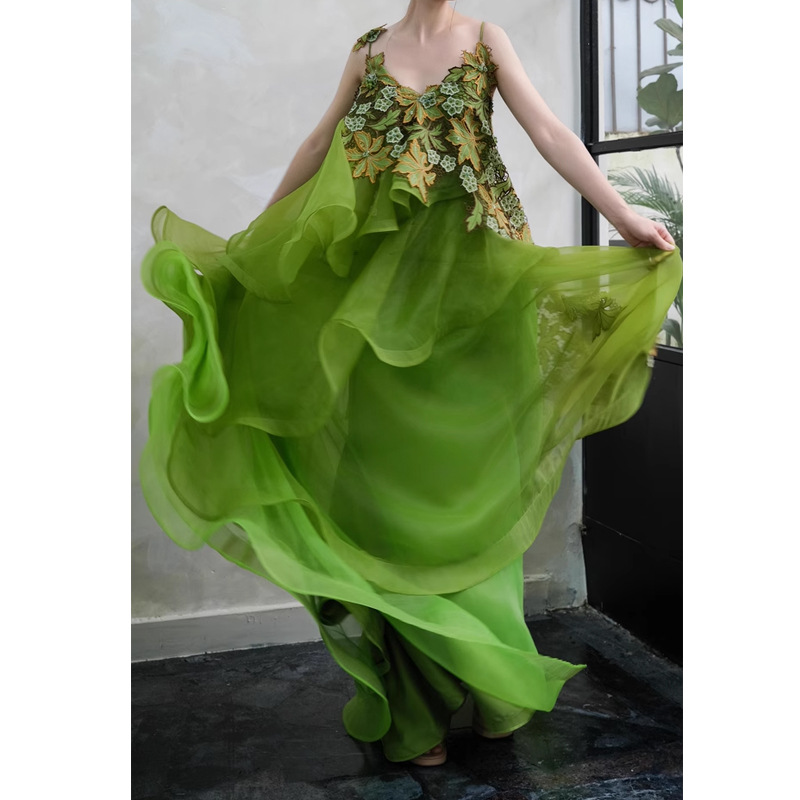 https://fulmo-img-server.com/dresscode-dresscode/0efb418e-83e0-4db1-a4f4-f276d9683718.jpg