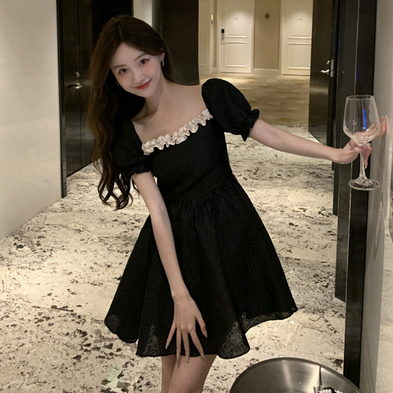 https://fulmo-img-server.com/dresscode-dresscode/1005012c-8ccb-4db3-a6b4-e45e8baa1bc7.jpg