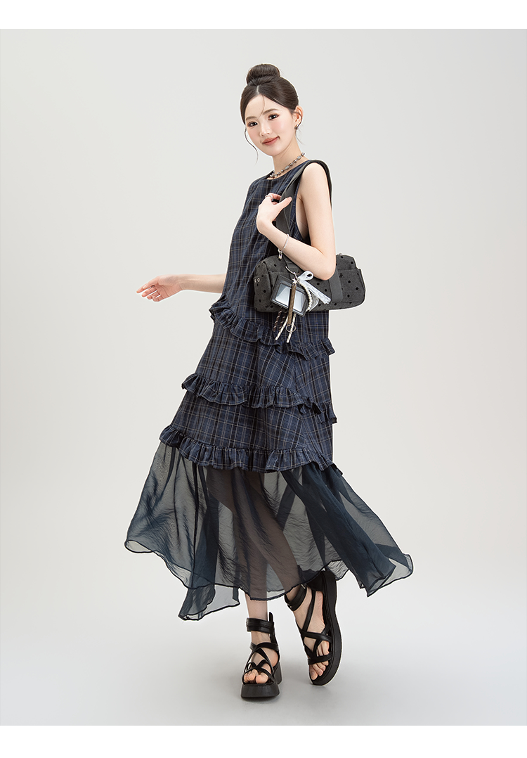 https://fulmo-img-server.com/dresscode-dresscode/156fb593-67f0-4fdf-97b0-61db334c99de.jpg