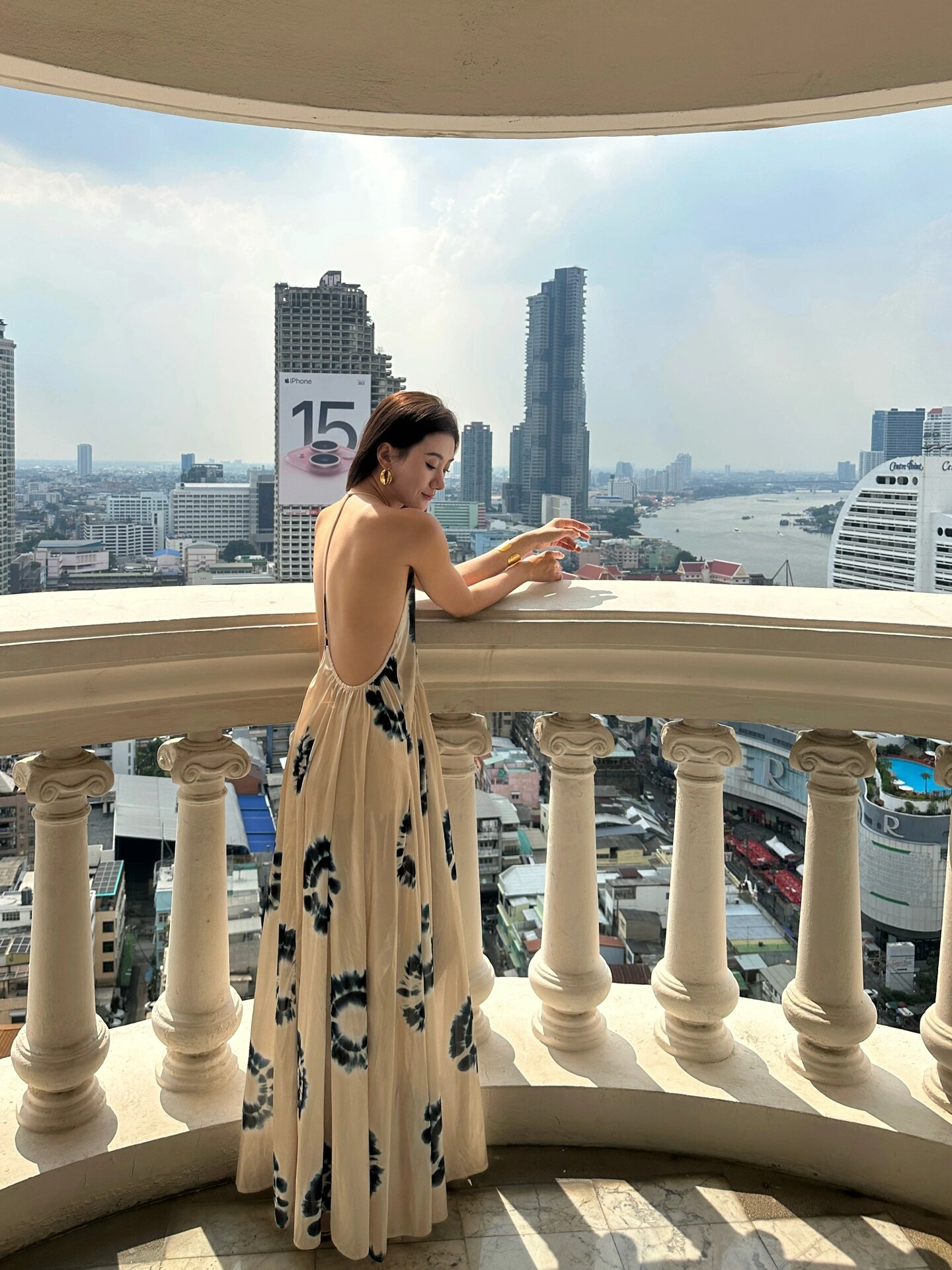 https://fulmo-img-server.com/dresscode-dresscode/159034bb-6aa4-484a-ad8b-4a12ba92331b.jpg