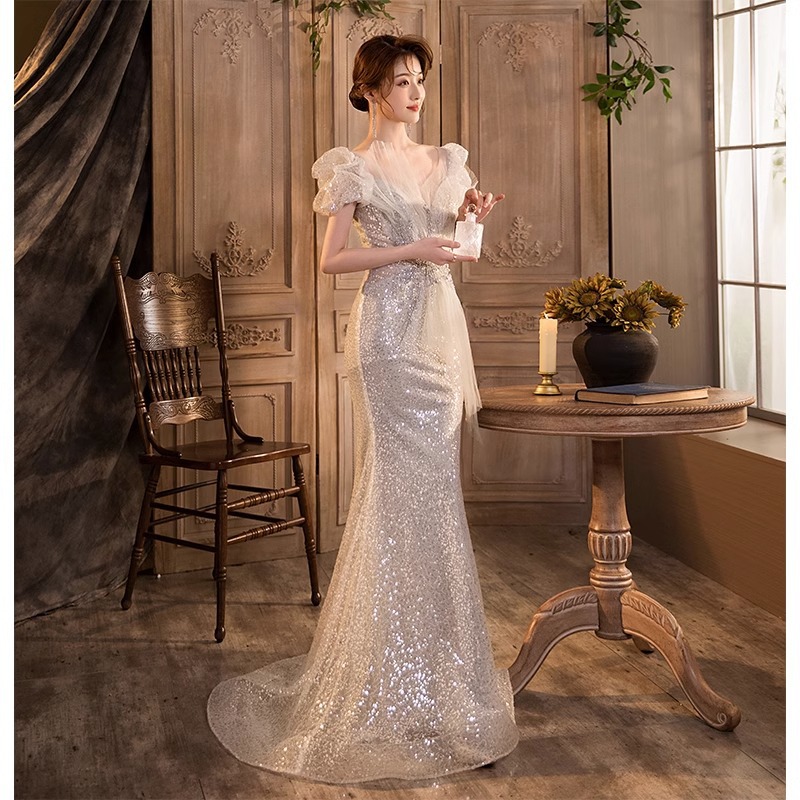 https://fulmo-img-server.com/dresscode-dresscode/162a32c1-60a9-4273-bead-c69f93702f19.jpg