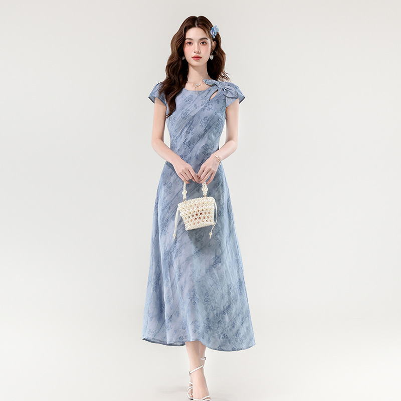 https://fulmo-img-server.com/dresscode-dresscode/166ca37d-5a4f-46e9-a66f-48b5752f90dc.jpg