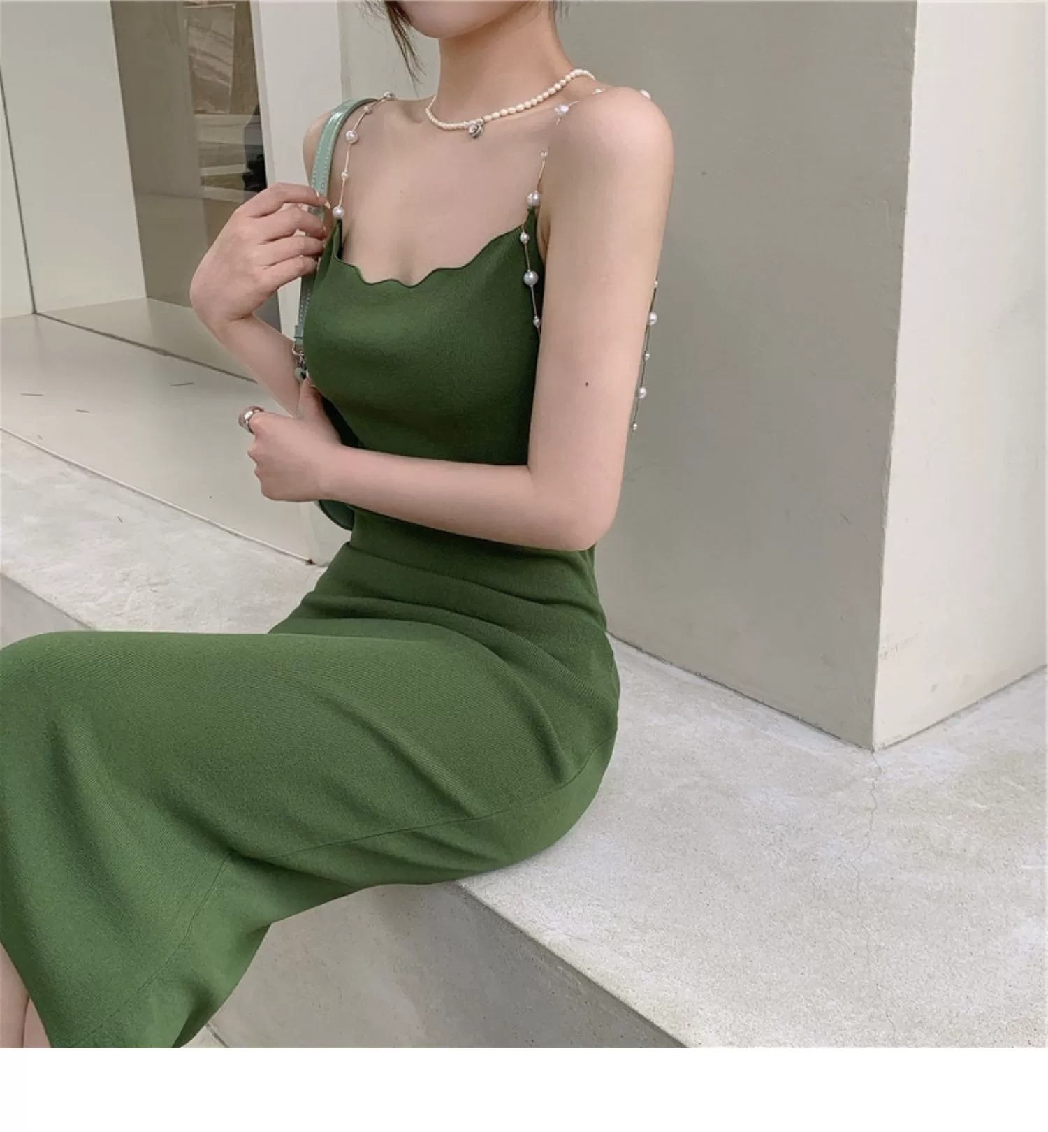 https://fulmo-img-server.com/dresscode-dresscode/16e7af5e-43ff-4f5b-a9be-87dc9d0e4aaa.jpg