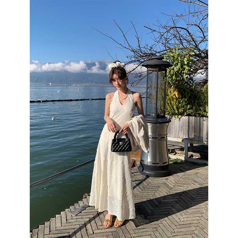 オケージョンワンピース 優美な刺繍レース ホルターネックワンピース