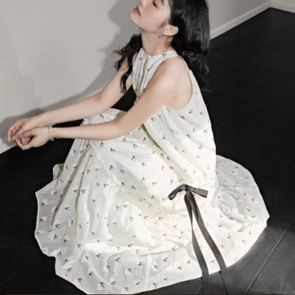 オケージョン ドレス 小花刺繍ホルターネックティアードワンピース