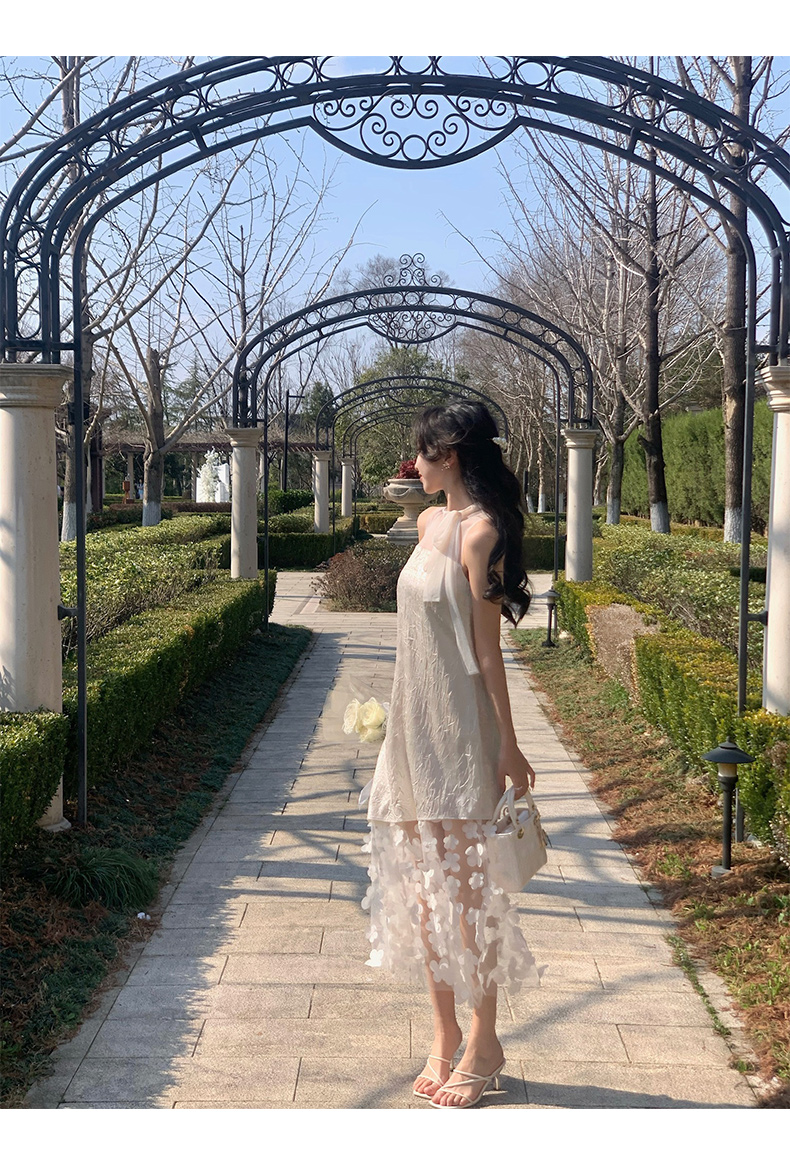 https://fulmo-img-server.com/dresscode-dresscode/1873c792-c878-491b-89c4-fe9de1d41e62.jpg