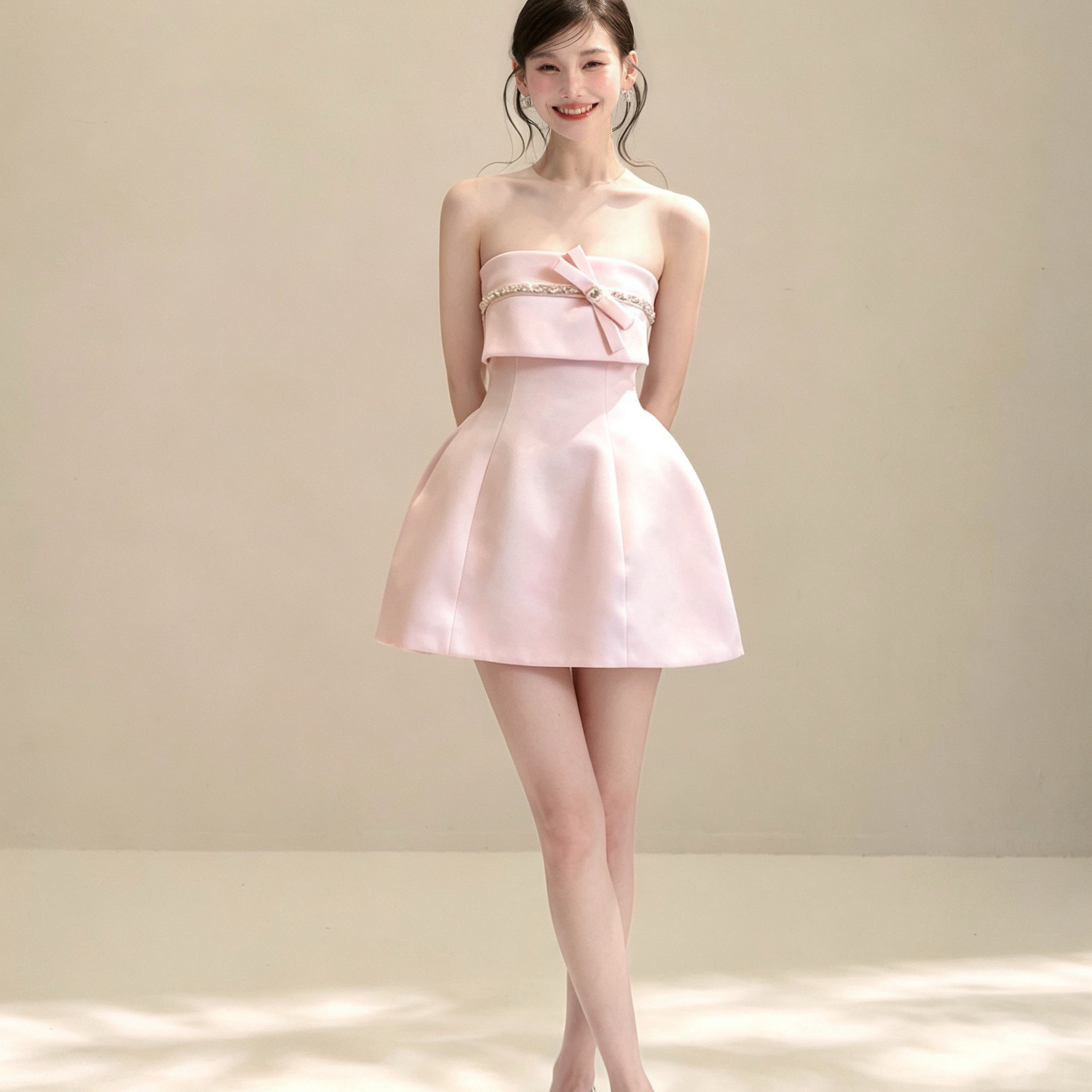 https://fulmo-img-server.com/dresscode-dresscode/1b8237d0-f31d-4a78-b046-a047bca42b13.jpg