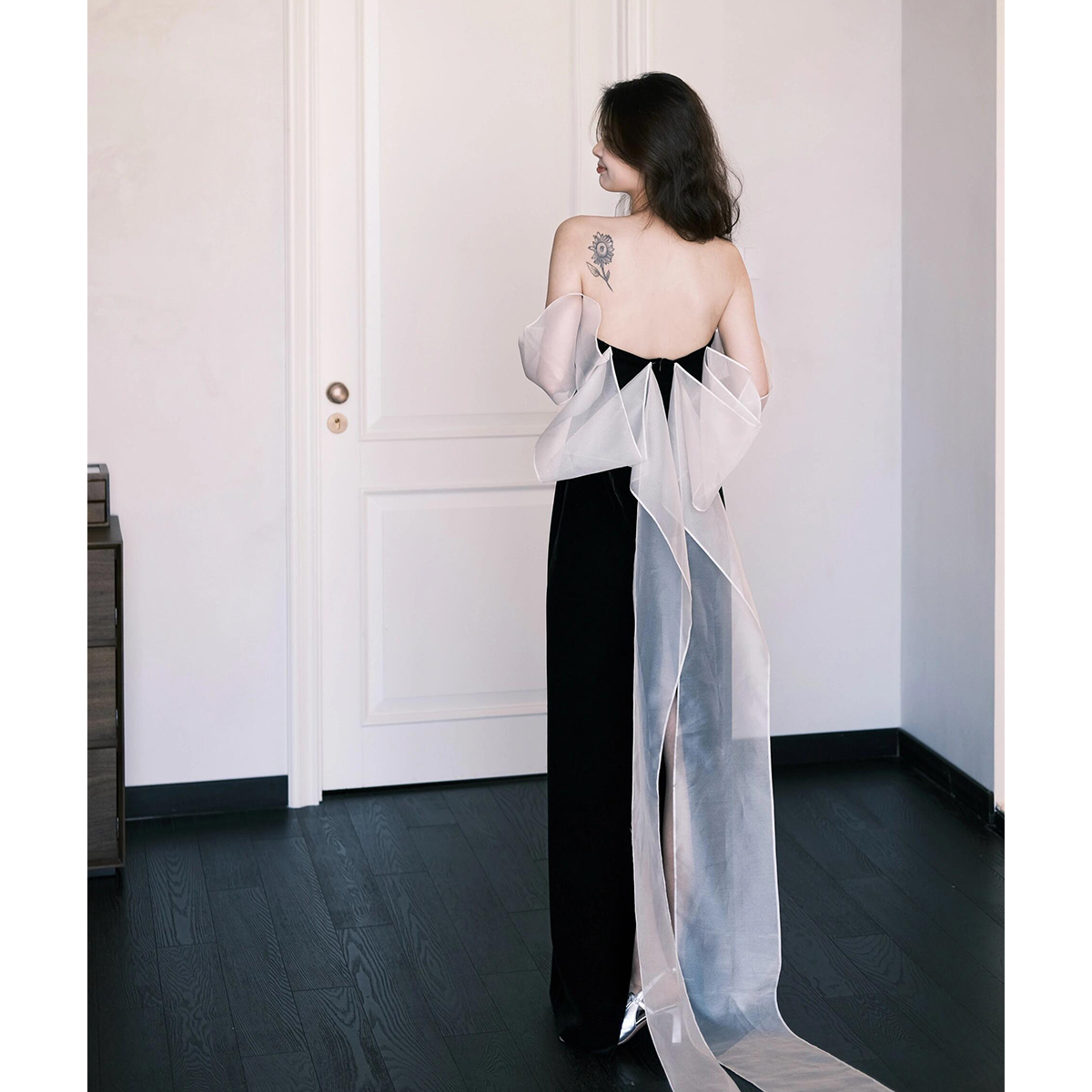 https://fulmo-img-server.com/dresscode-dresscode/1c412fd2-8e1d-4a42-b2c0-96b8e6cb26f0.jpg