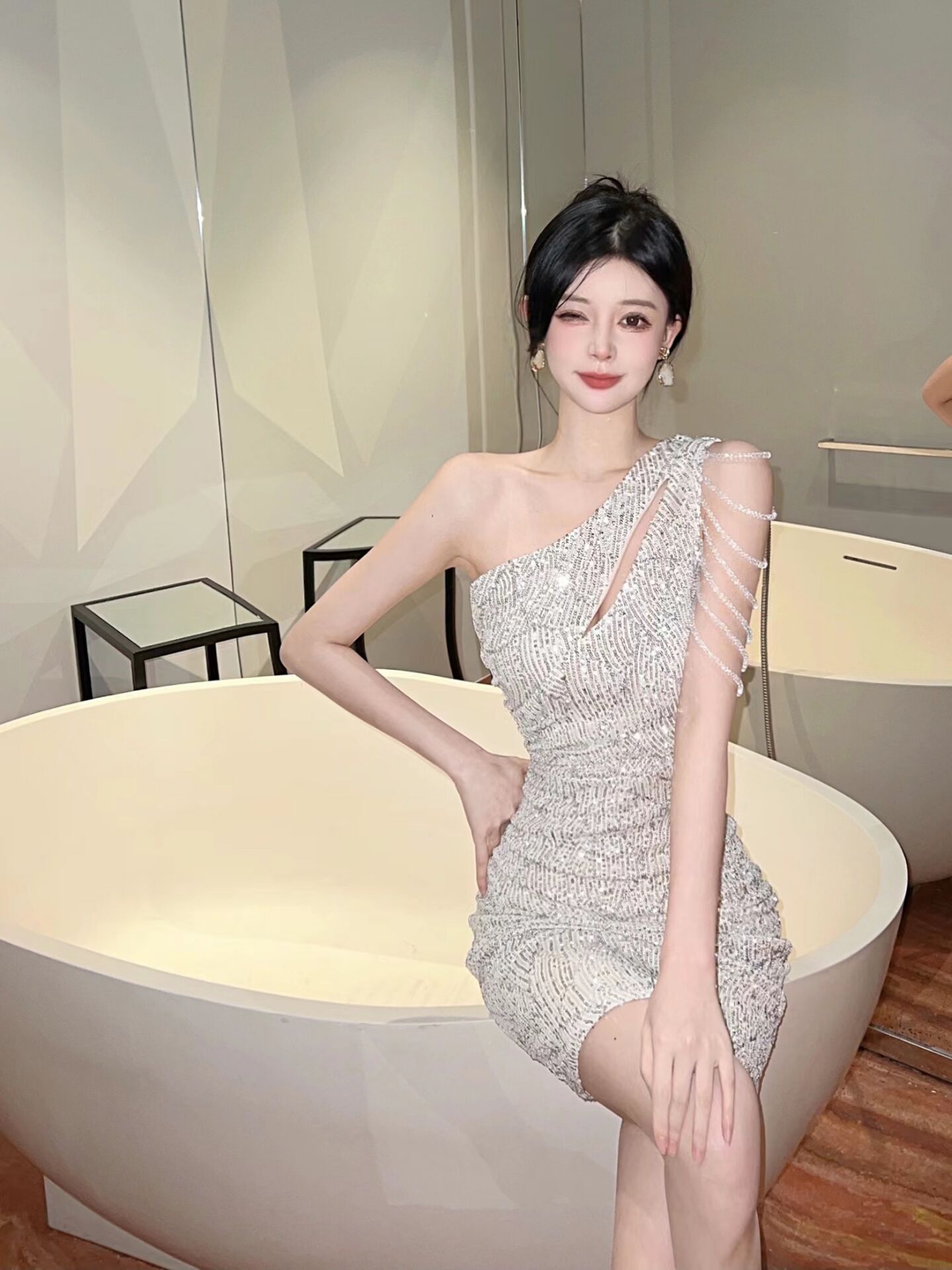 https://fulmo-img-server.com/dresscode-dresscode/1c6a6915-2306-4f5f-8bba-e97cc0630232.jpg