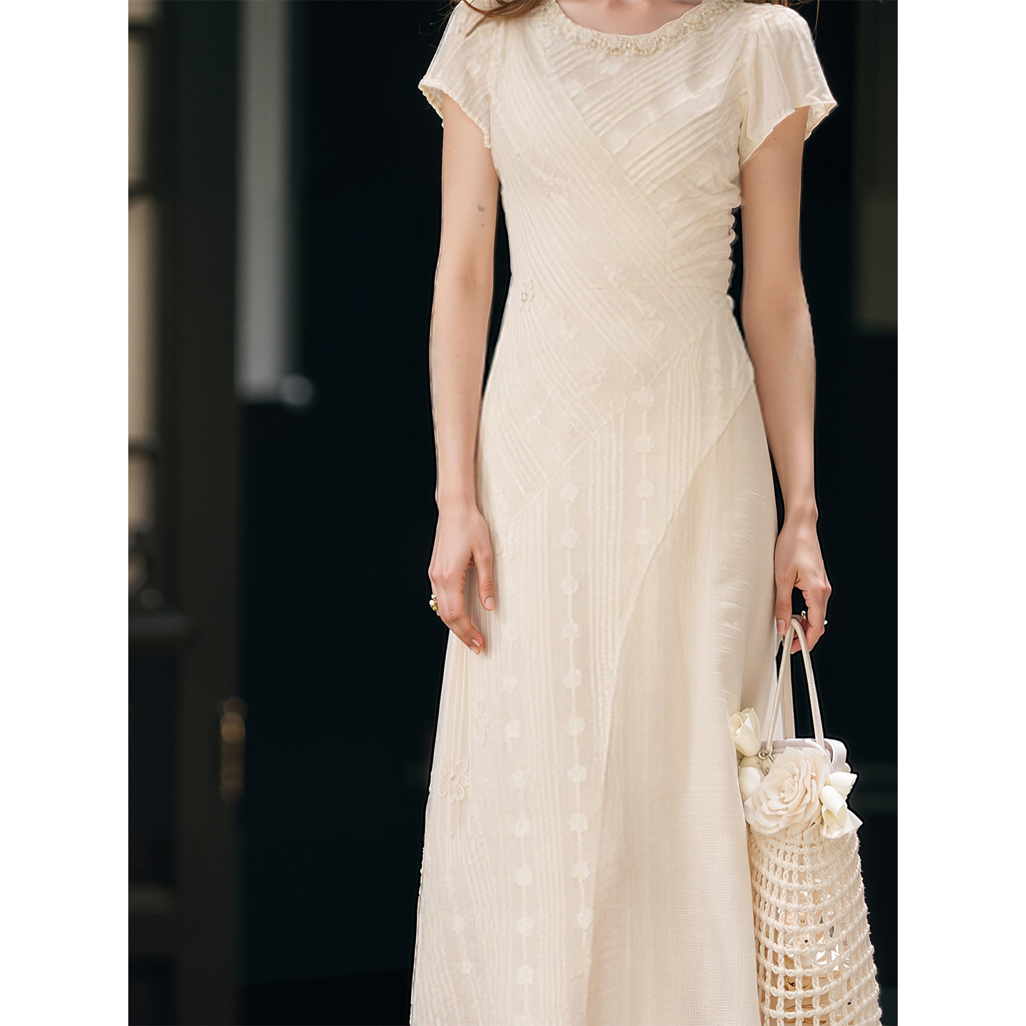 https://fulmo-img-server.com/dresscode-dresscode/1c7d7169-76c6-4d77-b8f4-c137370ed681.jpg