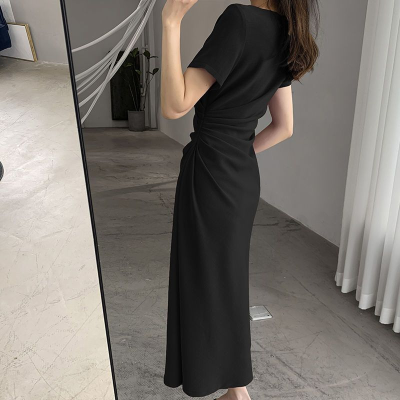 https://fulmo-img-server.com/dresscode-dresscode/1cd5cb4a-138e-40e8-ab2c-66005393c5bd.jpg