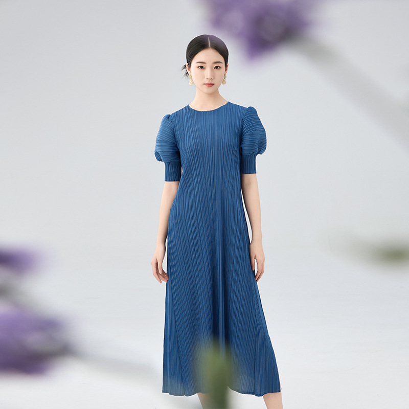 https://fulmo-img-server.com/dresscode-dresscode/1f12abf8-297c-45b7-97d5-7ba618476922.jpg