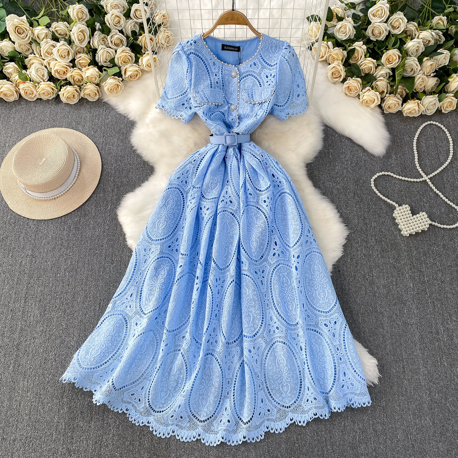 https://fulmo-img-server.com/dresscode-dresscode/22d6d8fa-bb92-411d-87fd-c62716ddbd5e.jpg