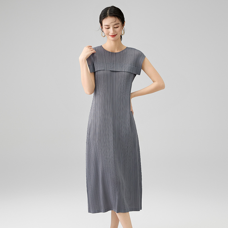 https://fulmo-img-server.com/dresscode-dresscode/2301ba9b-356f-477e-8fcf-8385234bebb1.jpg