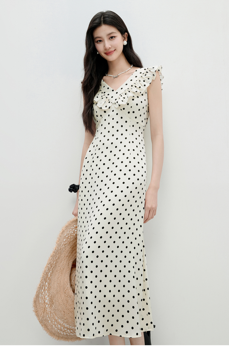 https://fulmo-img-server.com/dresscode-dresscode/236e336b-292b-462a-a361-aed4b6db3b98.jpg
