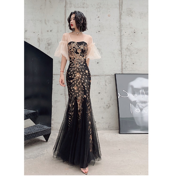 https://fulmo-img-server.com/dresscode-dresscode/252c0c72-00a0-401e-87e3-1d6f4b5e5988.jpg